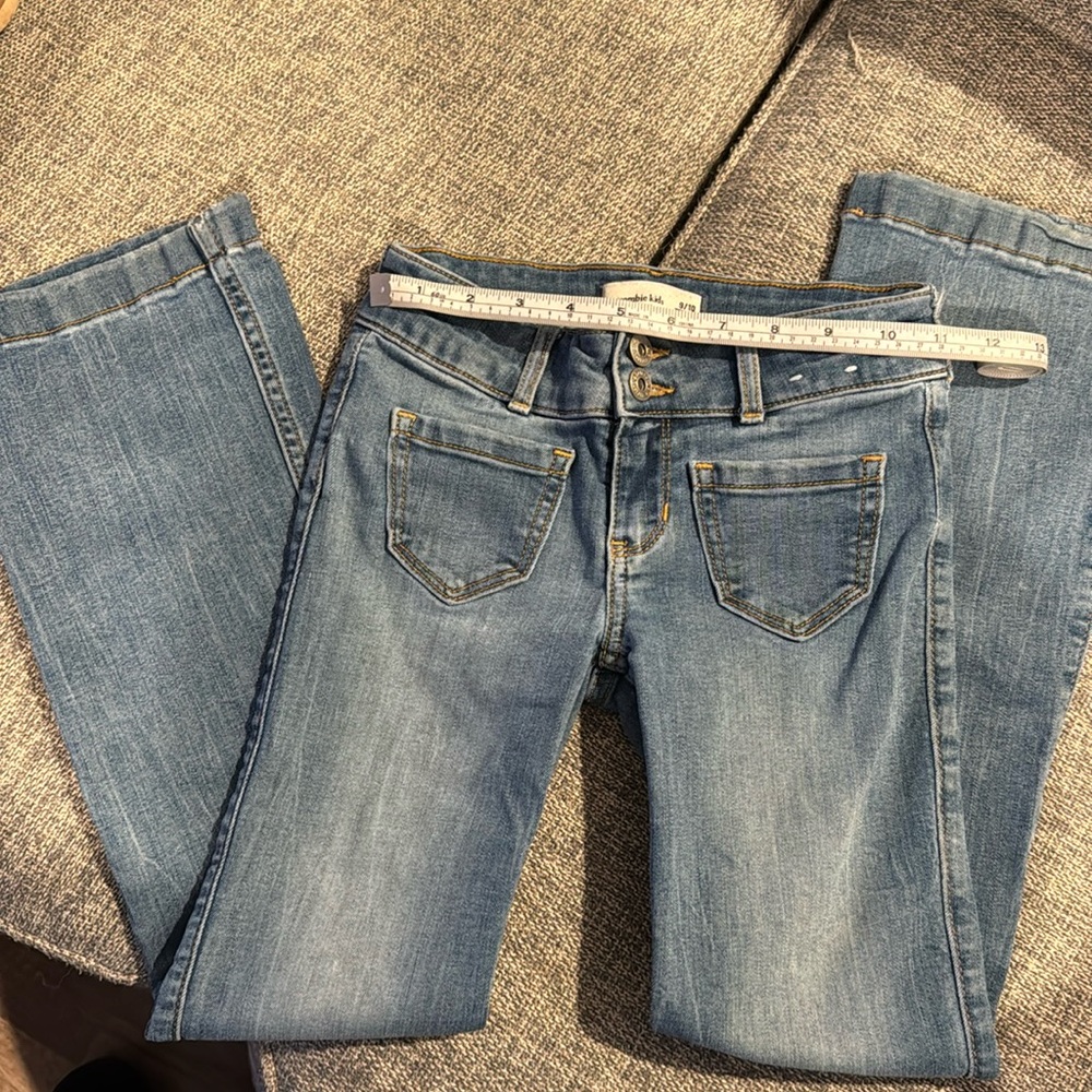 Abercrombie low rise boot cut 8/9 sz